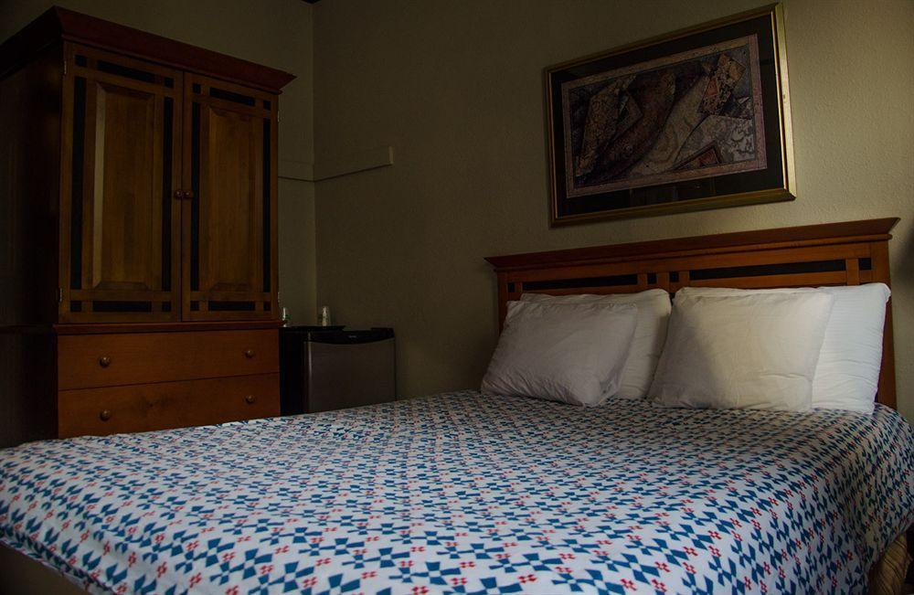 Hotel Ambassador バンクーバー エクステリア 写真
