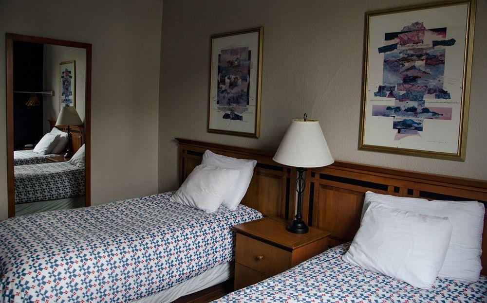 Hotel Ambassador バンクーバー エクステリア 写真