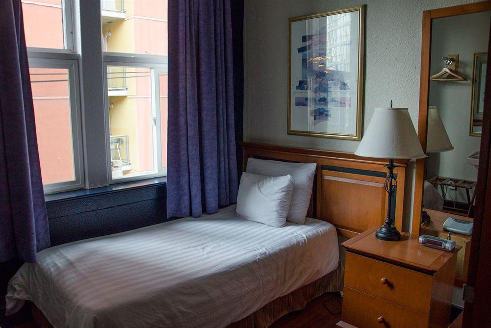 Hotel Ambassador バンクーバー エクステリア 写真