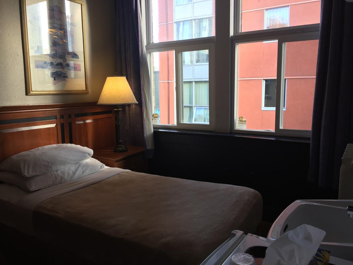 Hotel Ambassador バンクーバー エクステリア 写真