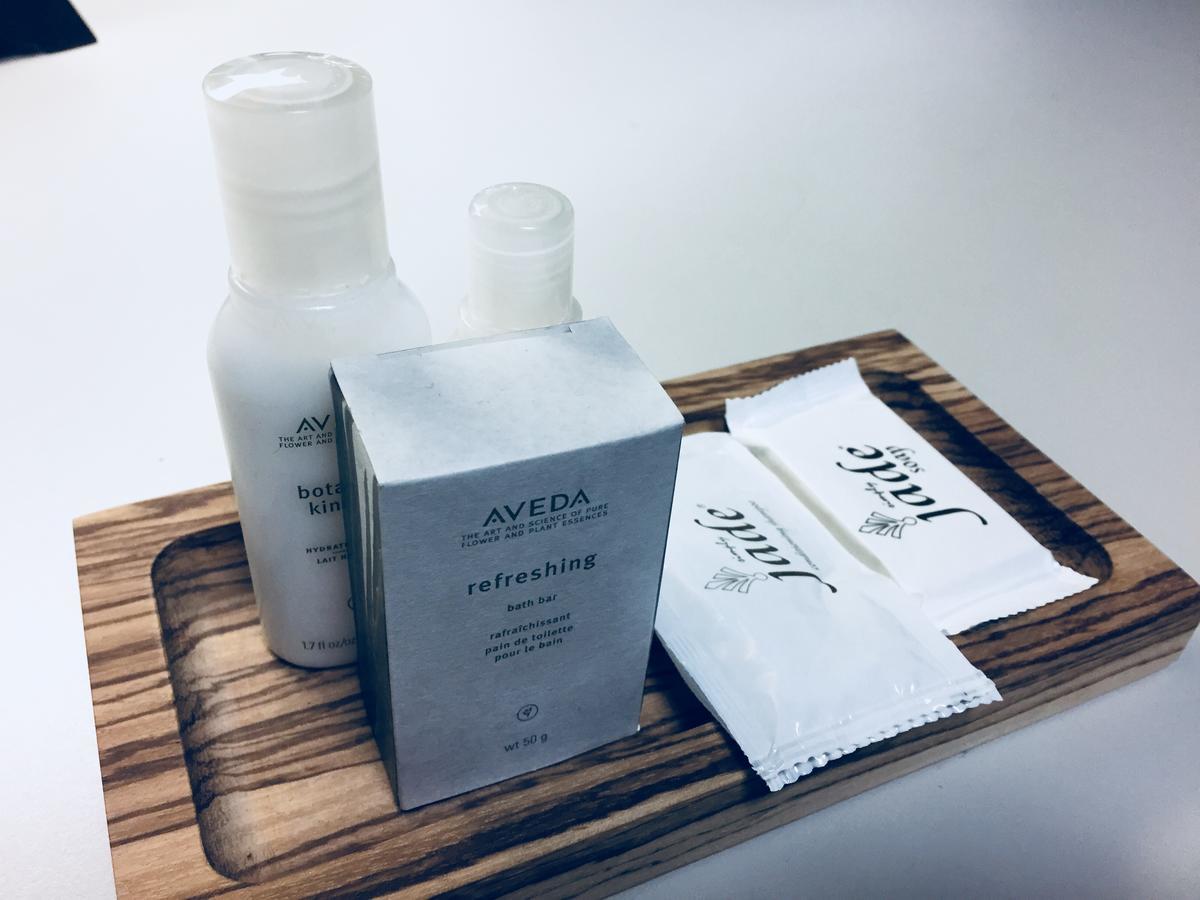 Hotel Ambassador バンクーバー エクステリア 写真