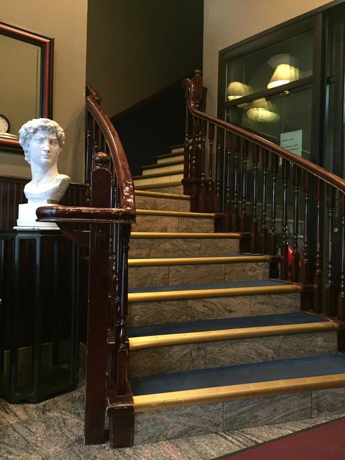 Hotel Ambassador バンクーバー エクステリア 写真