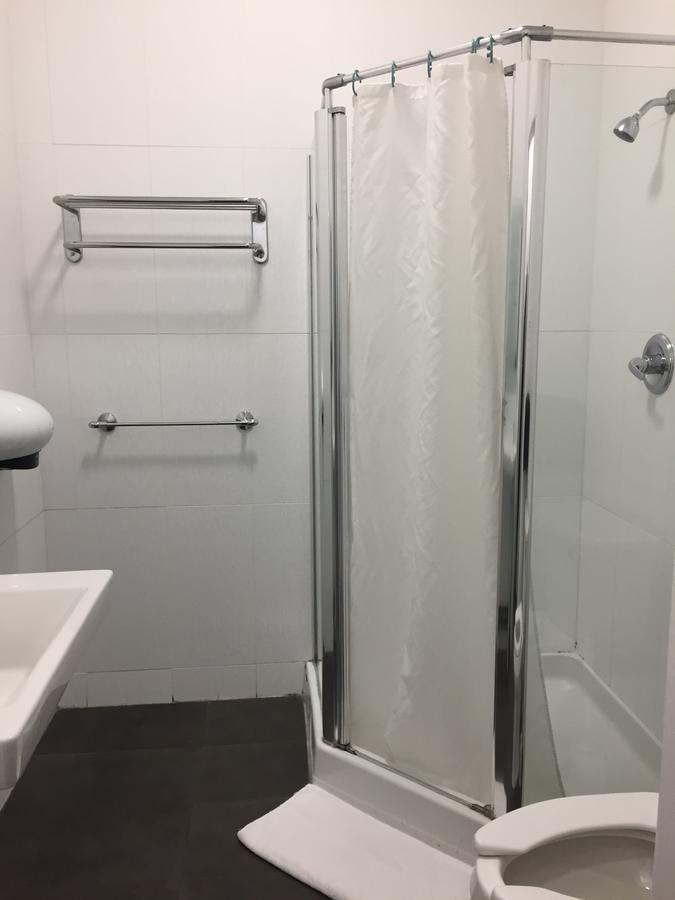 Hotel Ambassador バンクーバー エクステリア 写真