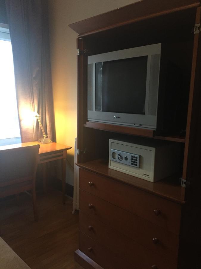 Hotel Ambassador バンクーバー エクステリア 写真