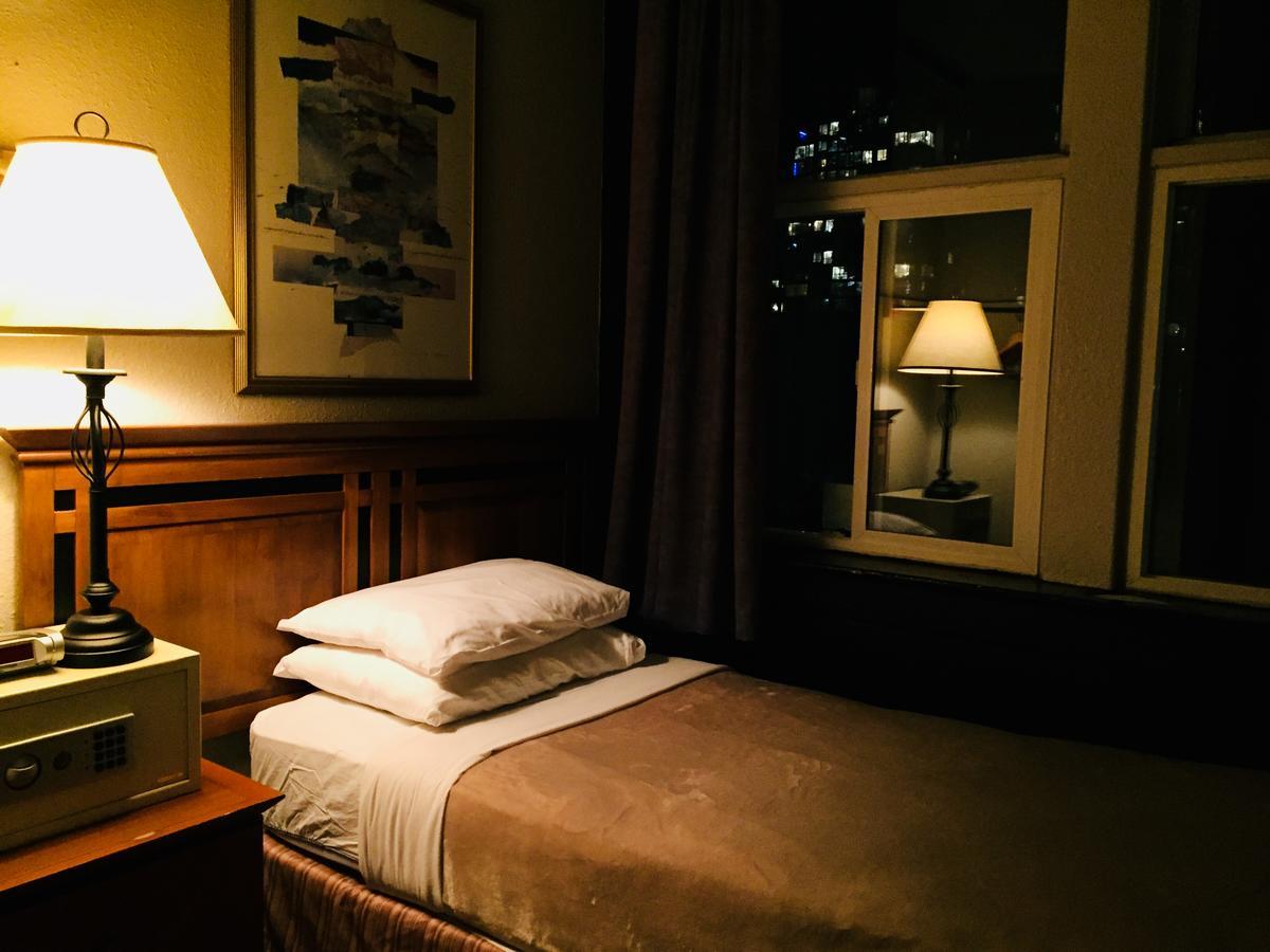 Hotel Ambassador バンクーバー エクステリア 写真