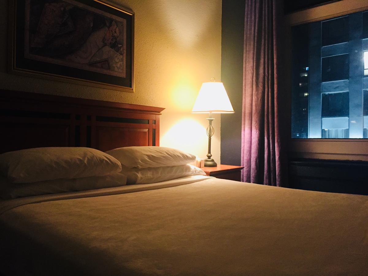 Hotel Ambassador バンクーバー エクステリア 写真