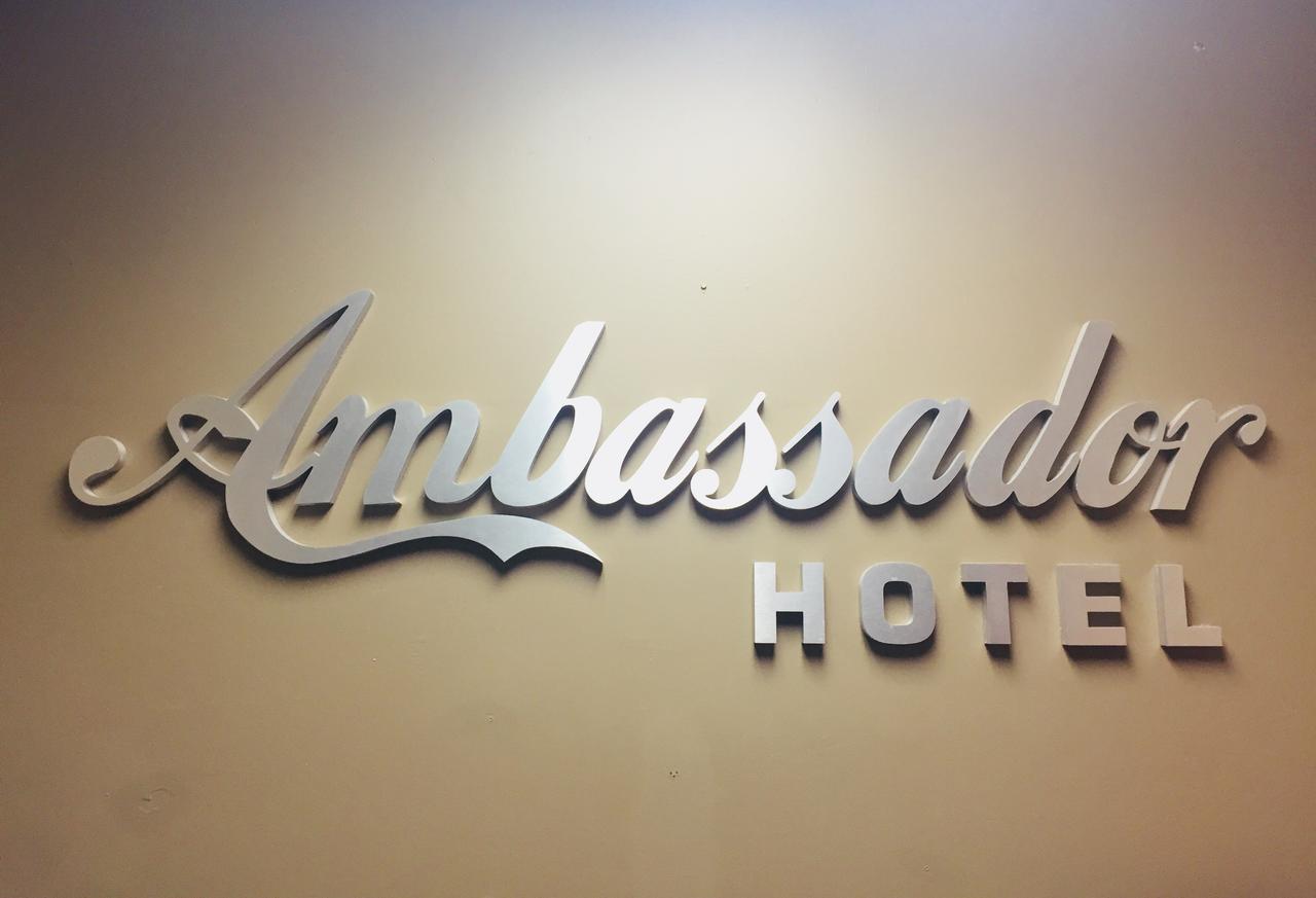 Hotel Ambassador バンクーバー エクステリア 写真