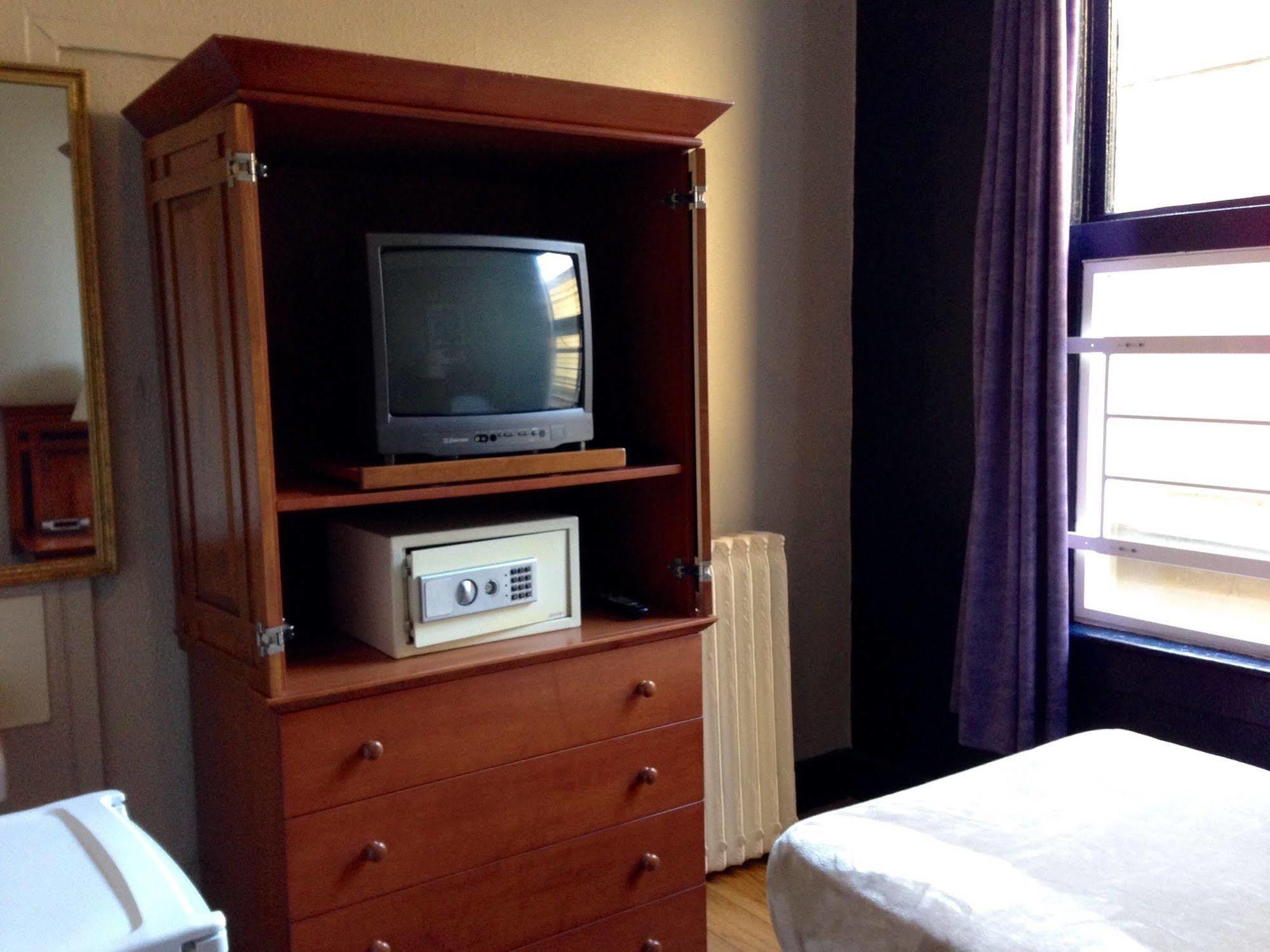 Hotel Ambassador バンクーバー エクステリア 写真
