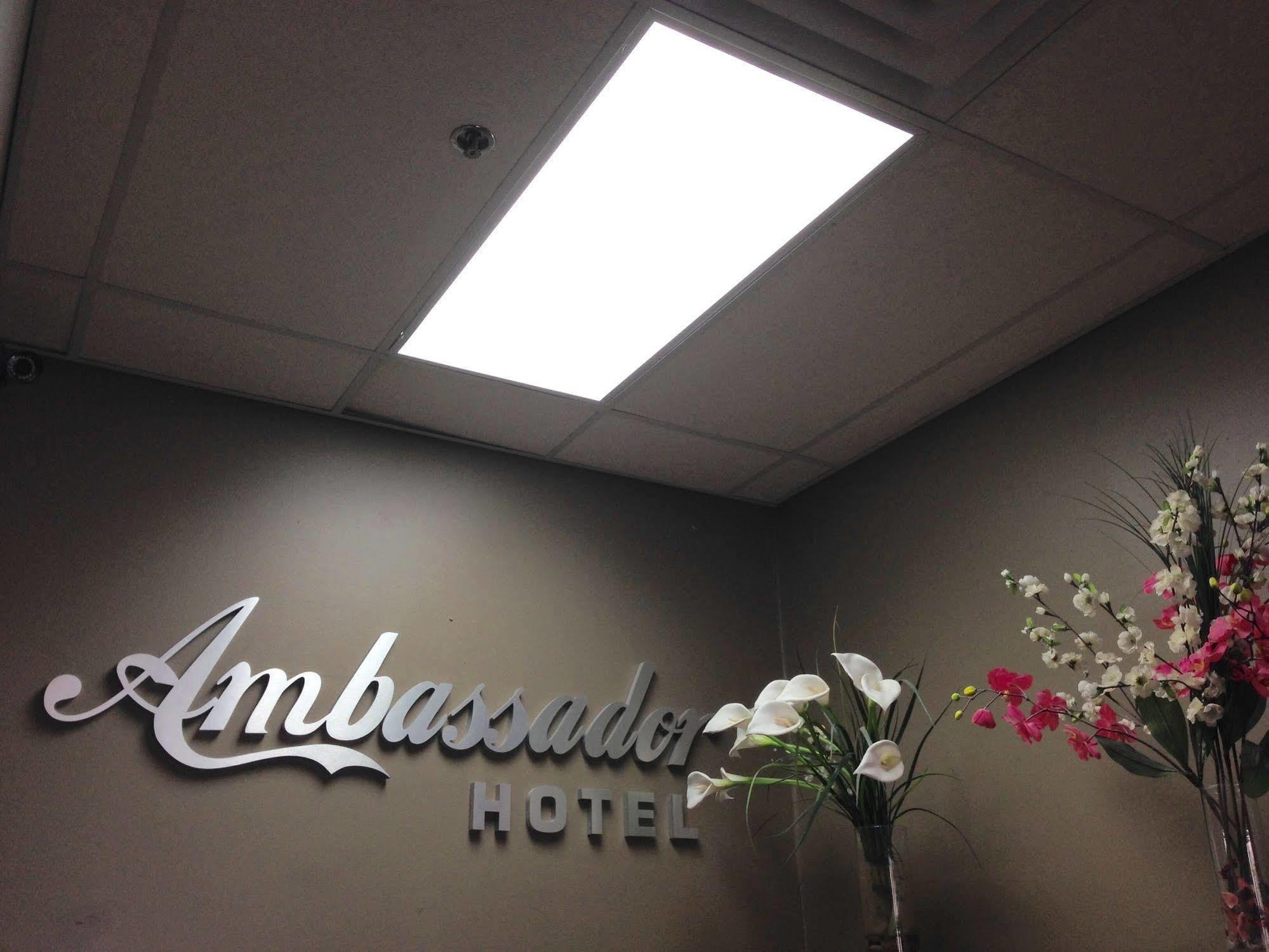 Hotel Ambassador バンクーバー エクステリア 写真